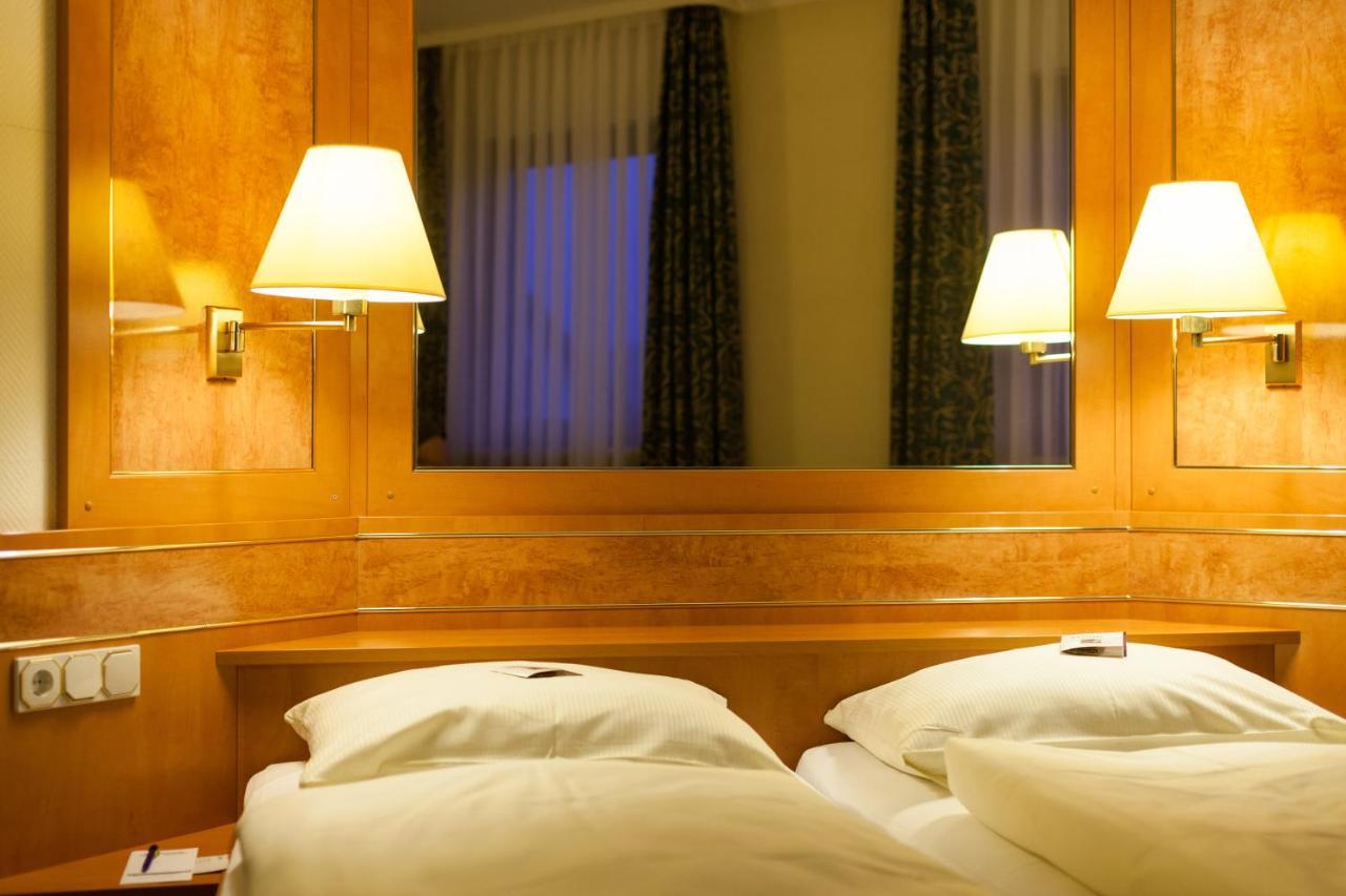 Hotel-Restaurant Zur Krone Loehnberg Ruang foto