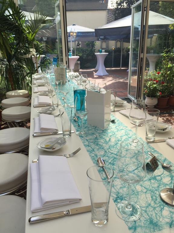 Hotel-Restaurant Zur Krone Loehnberg Bagian luar foto