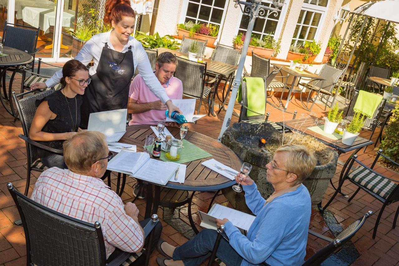 Hotel-Restaurant Zur Krone Loehnberg Bagian luar foto